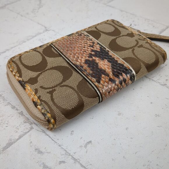 Coach Sutton Signature C Python Universal Case Wristlet Khaki Natural 61851 - Picture 8 of 14